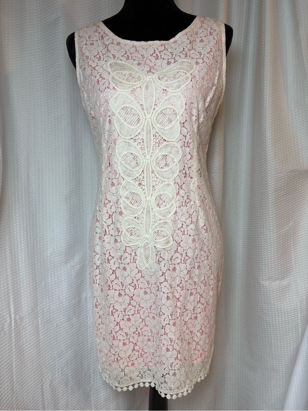 Moon Collection White Lace Sleeveless Shift Dress Pink Underlay Romantic Size M